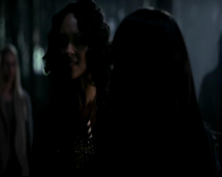 VampireDiariesWorld-dot-org_4x17BecauseTheNight1051.jpg
