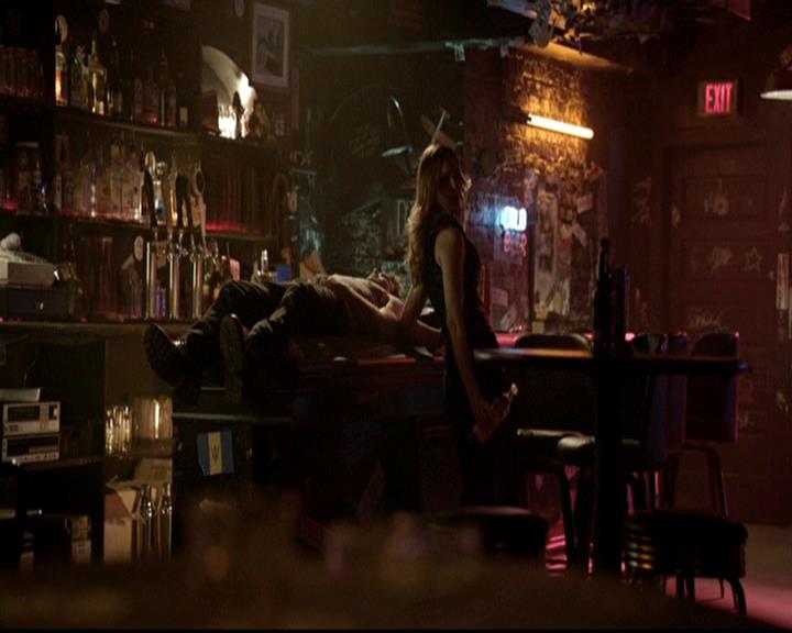VampireDiariesWorld-dot-org_4x17BecauseTheNight1357.jpg