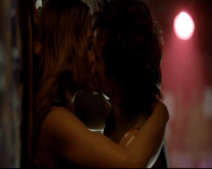 VampireDiariesWorld-dot-org_4x17BecauseTheNight1454.jpg