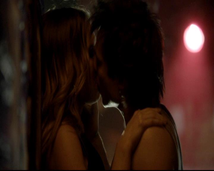 VampireDiariesWorld-dot-org_4x17BecauseTheNight1456.jpg