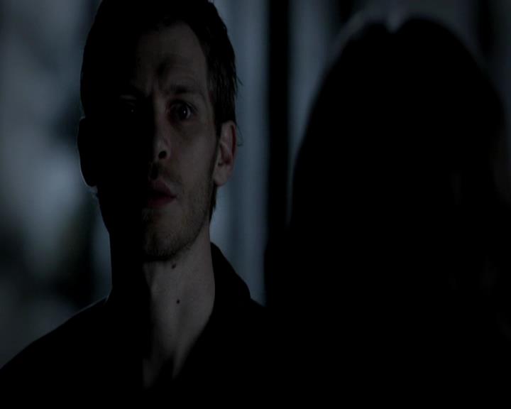 VampireDiariesWorld-dot-org_4x17BecauseTheNight1530.jpg
