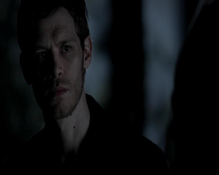 VampireDiariesWorld-dot-org_4x17BecauseTheNight1544.jpg