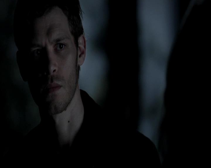 VampireDiariesWorld-dot-org_4x17BecauseTheNight1545.jpg