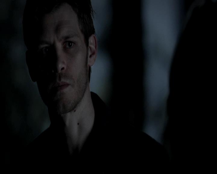 VampireDiariesWorld-dot-org_4x17BecauseTheNight1546.jpg