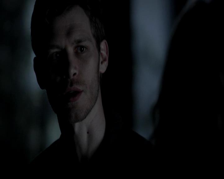 VampireDiariesWorld-dot-org_4x17BecauseTheNight1551.jpg