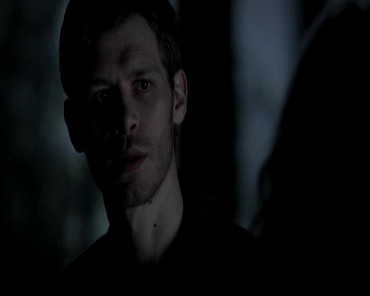 VampireDiariesWorld-dot-org_4x17BecauseTheNight1552.jpg