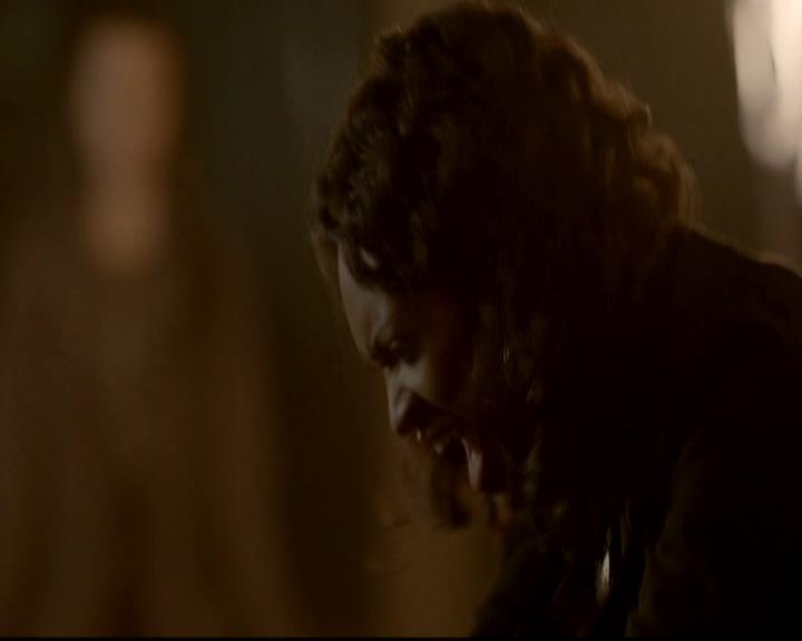 VampireDiariesWorld-dot-org_4x17BecauseTheNight1556.jpg