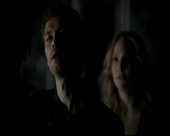 VampireDiariesWorld-dot-org_4x17BecauseTheNight1602.jpg