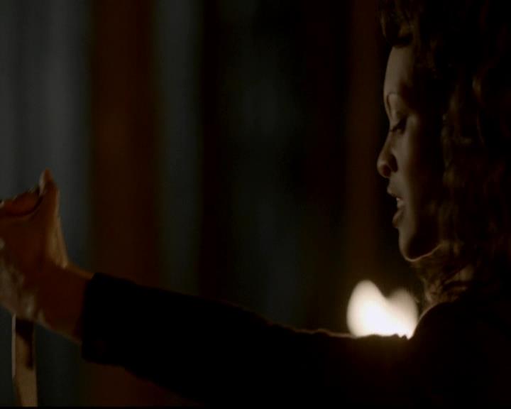 VampireDiariesWorld-dot-org_4x17BecauseTheNight1613.jpg