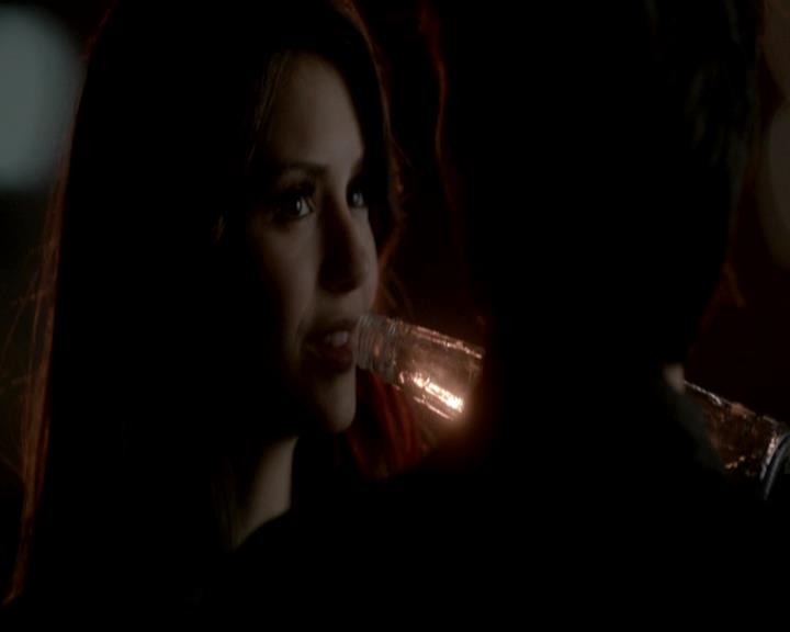 VampireDiariesWorld-dot-org_4x17BecauseTheNight1676.jpg