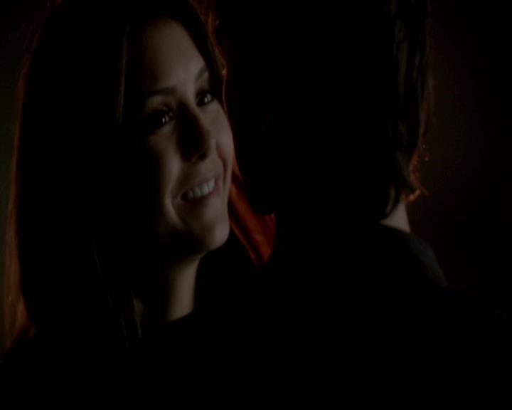 VampireDiariesWorld-dot-org_4x17BecauseTheNight1684.jpg