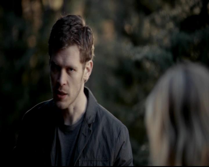 VampireDiariesWorld-dot-org_4x17BecauseTheNight1989.jpg