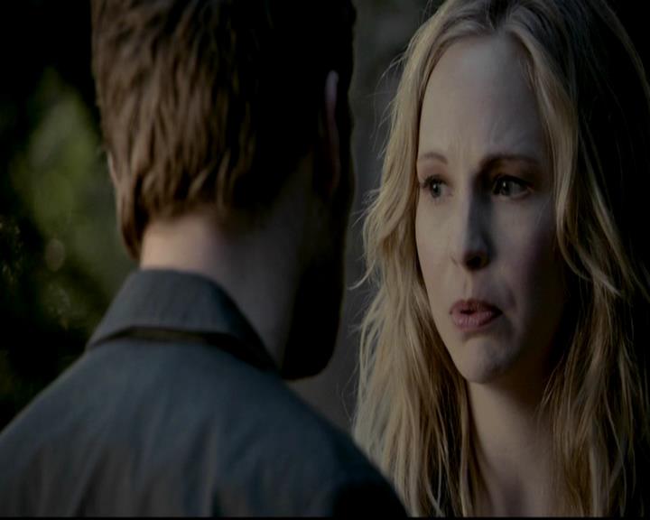 VampireDiariesWorld-dot-org_4x17BecauseTheNight2002.jpg