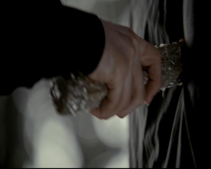 VampireDiariesWorld-dot-org_4x17BecauseTheNight2179.jpg