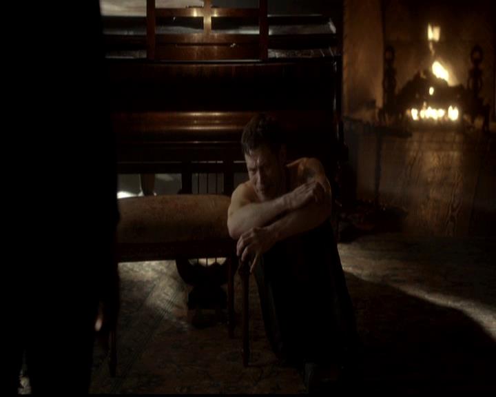 VampireDiariesWorld-dot-org_4x18AmericanGothic0500.jpg