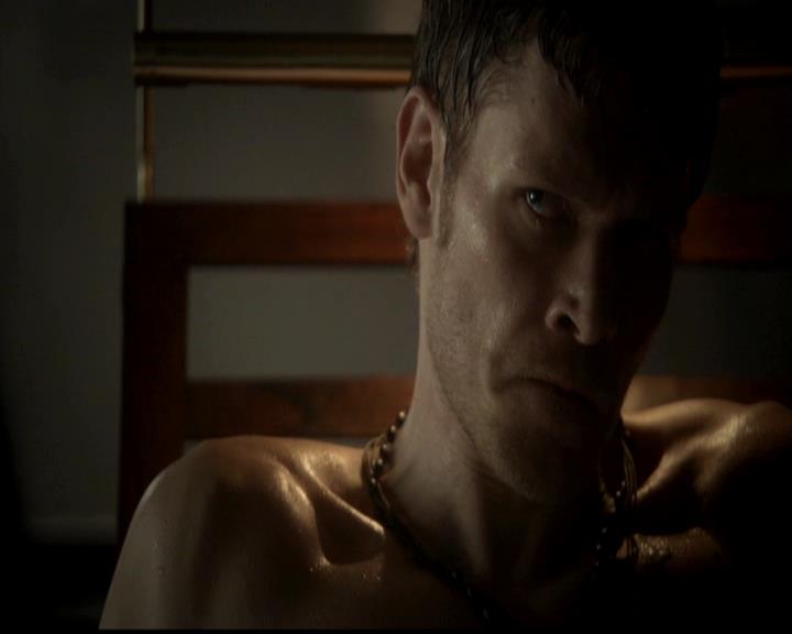 VampireDiariesWorld-dot-org_4x18AmericanGothic0528.jpg