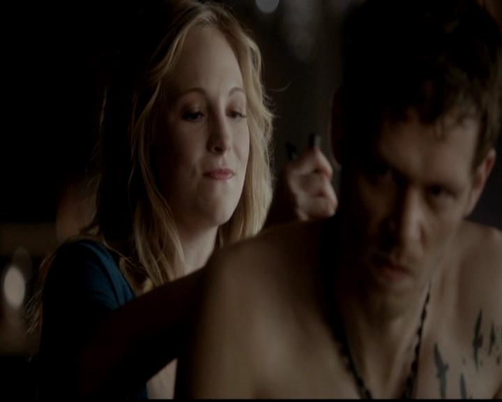VampireDiariesWorld-dot-org_4x18AmericanGothic0990.jpg