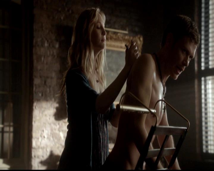 VampireDiariesWorld-dot-org_4x18AmericanGothic0998.jpg