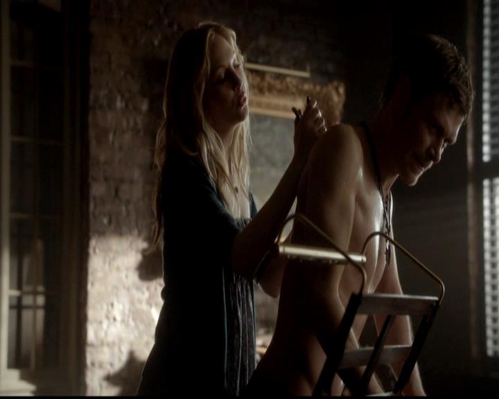 VampireDiariesWorld-dot-org_4x18AmericanGothic0999.jpg