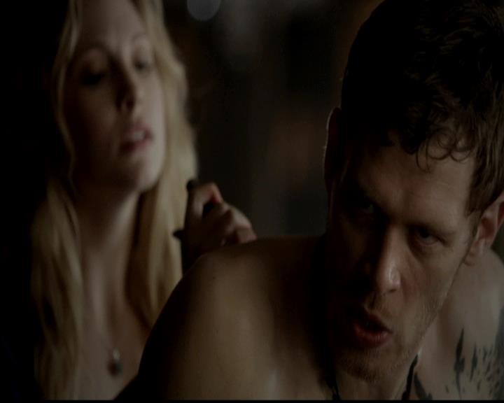 VampireDiariesWorld-dot-org_4x18AmericanGothic1010.jpg