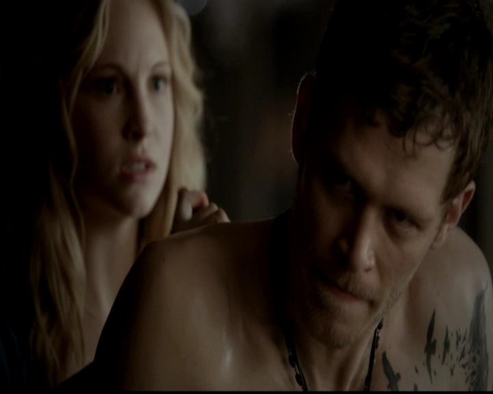 VampireDiariesWorld-dot-org_4x18AmericanGothic1017.jpg