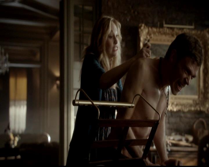 VampireDiariesWorld-dot-org_4x18AmericanGothic1019.jpg