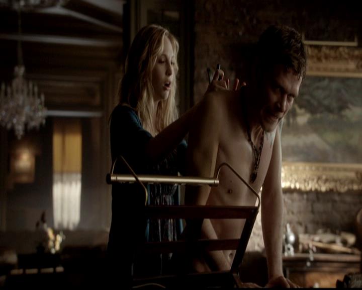 VampireDiariesWorld-dot-org_4x18AmericanGothic1022.jpg