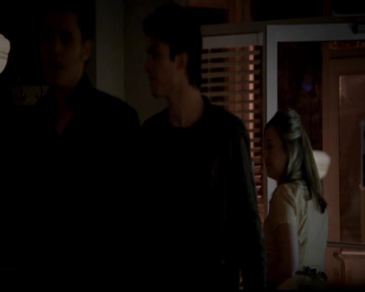 VampireDiariesWorld-dot-org_4x18AmericanGothic2192.jpg