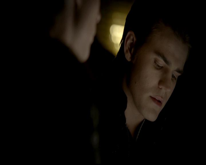 VampireDiariesWorld-dot-org_4x18AmericanGothic2240.jpg