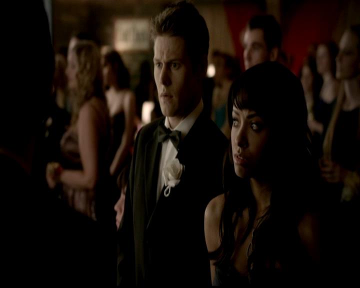 VampireDiariesWorld-dot-org_4x19PicturesOfYou1365.jpg