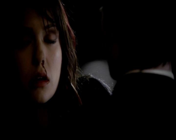 VampireDiariesWorld-dot-org_4x19PicturesOfYou1793.jpg