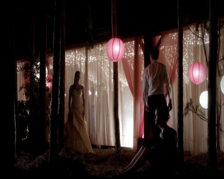 VampireDiariesWorld-dot-org_4x19PicturesOfYou1807.jpg