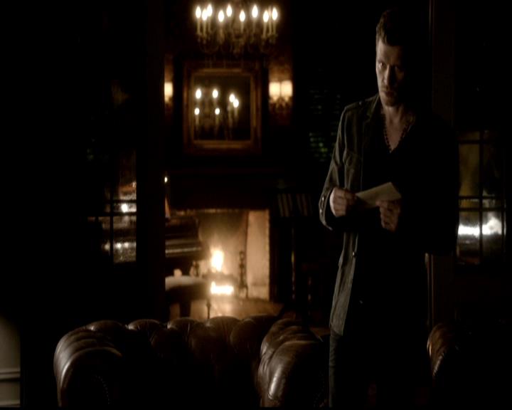 VampireDiariesWorld-dot-org_4x19PicturesOfYou2205.jpg