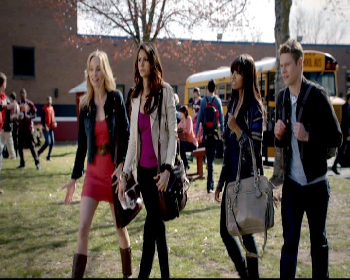 VampireDiariesWorld-dot-org_4x21ShesComeUndone0013.jpg