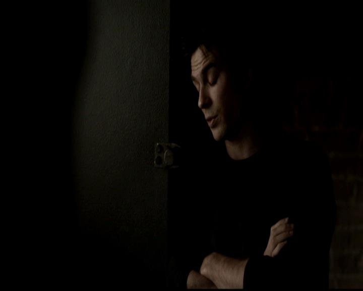 VampireDiariesWorld-dot-org_4x21ShesComeUndone0109.jpg