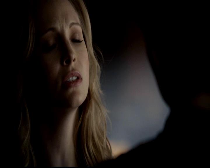 VampireDiariesWorld-dot-org_4x21ShesComeUndone0160.jpg