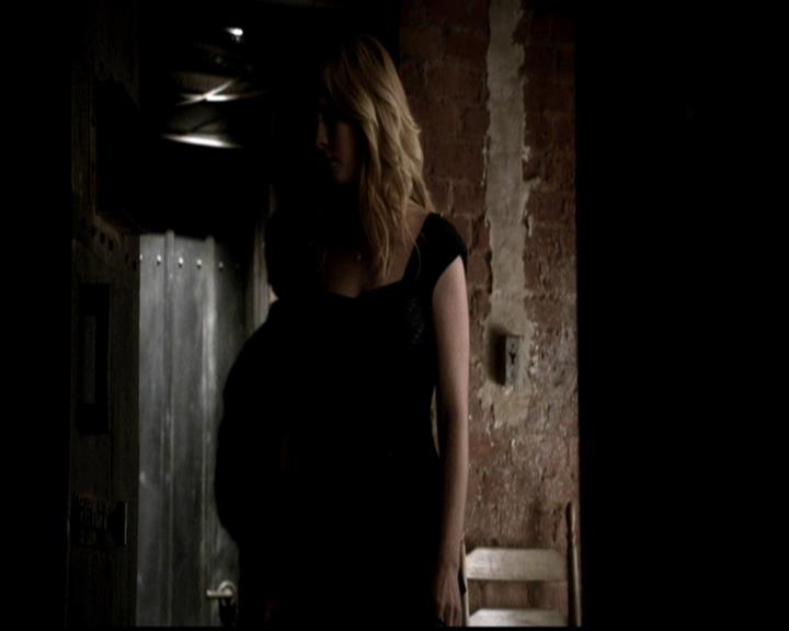 VampireDiariesWorld-dot-org_4x21ShesComeUndone0174.jpg