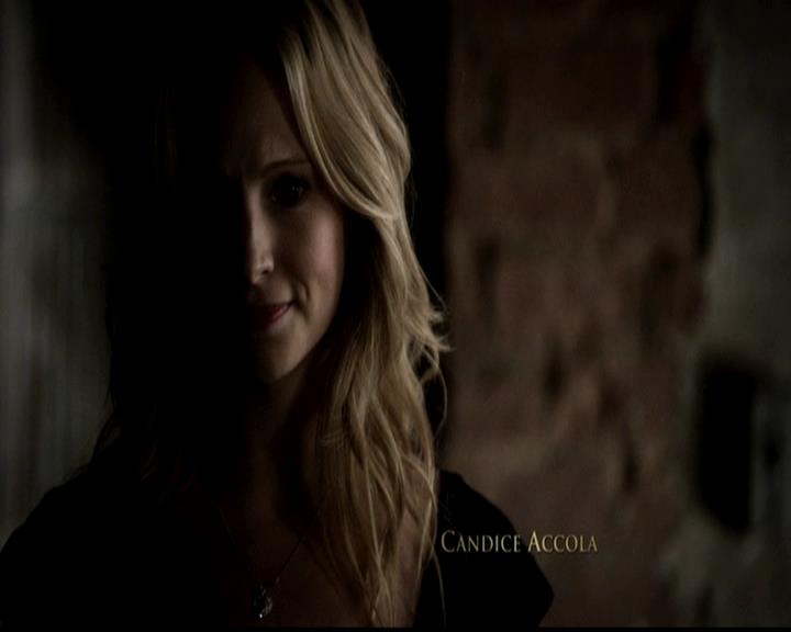 VampireDiariesWorld-dot-org_4x21ShesComeUndone0178.jpg