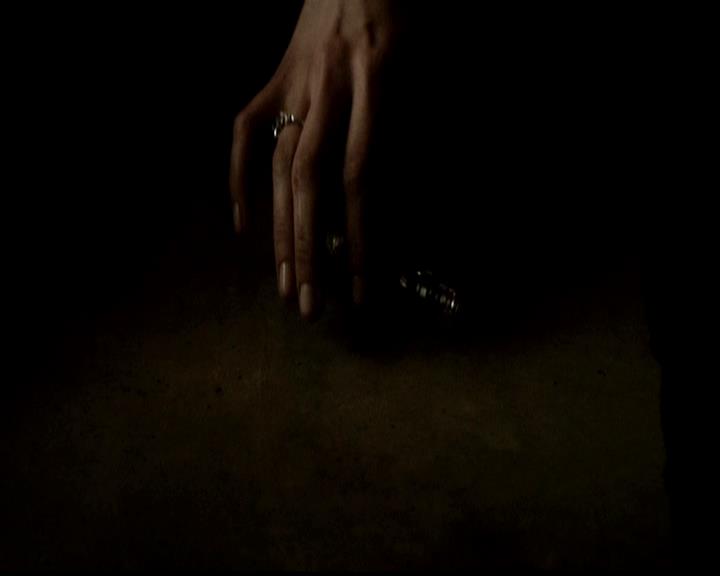 VampireDiariesWorld-dot-org_4x21ShesComeUndone0203.jpg