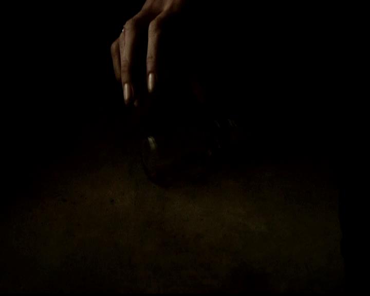 VampireDiariesWorld-dot-org_4x21ShesComeUndone0208.jpg