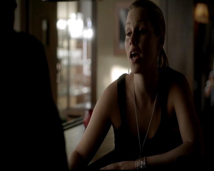VampireDiariesWorld-dot-org_4x21ShesComeUndone0338.jpg