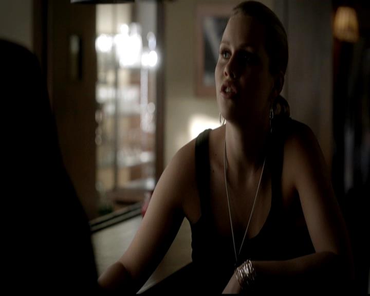 VampireDiariesWorld-dot-org_4x21ShesComeUndone0340.jpg