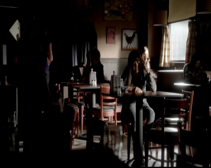 VampireDiariesWorld-dot-org_4x21ShesComeUndone0433.jpg