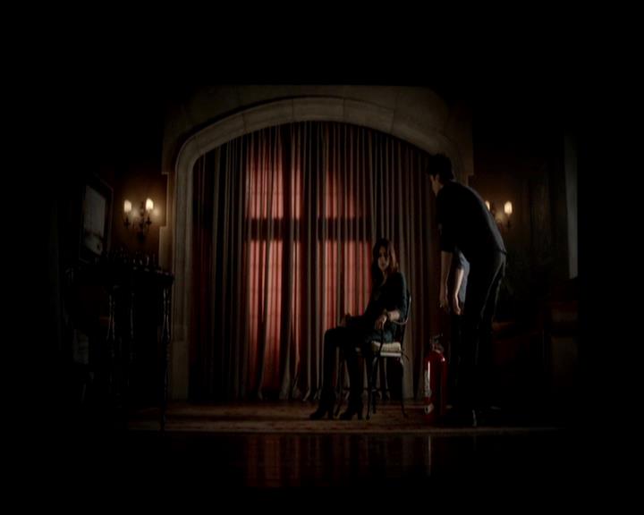 VampireDiariesWorld-dot-org_4x21ShesComeUndone0469.jpg