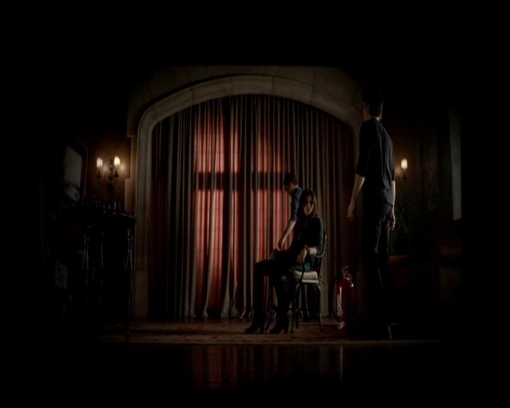 VampireDiariesWorld-dot-org_4x21ShesComeUndone0470.jpg
