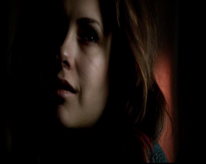 VampireDiariesWorld-dot-org_4x21ShesComeUndone0519.jpg
