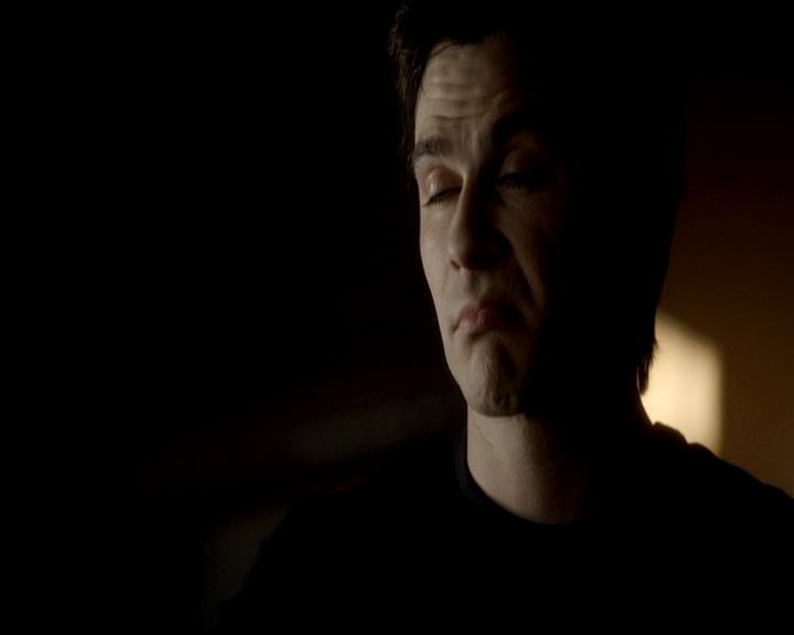 VampireDiariesWorld-dot-org_4x21ShesComeUndone0523.jpg