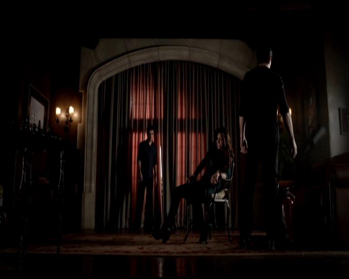VampireDiariesWorld-dot-org_4x21ShesComeUndone0546.jpg