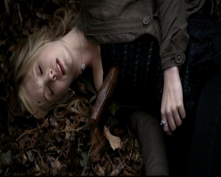 VampireDiariesWorld-dot-org_4x21ShesComeUndone1059.jpg