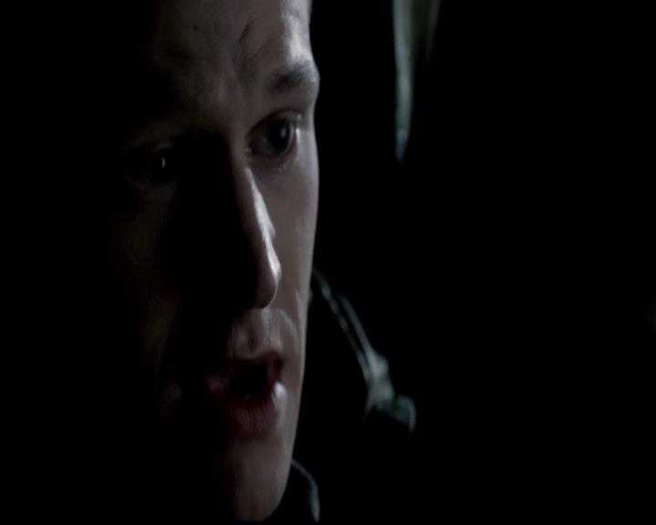VampireDiariesWorld-dot-org_4x21ShesComeUndone1221.jpg